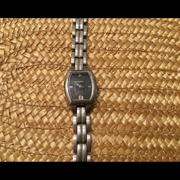 Fossil Women's Steel Black Dial Diamond Watch - Picture 2 of 3